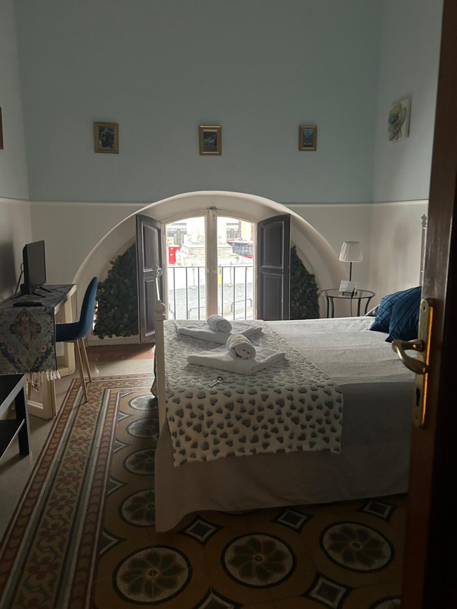 Glam Sm Maggiore Guest House Рим Екстериор снимка